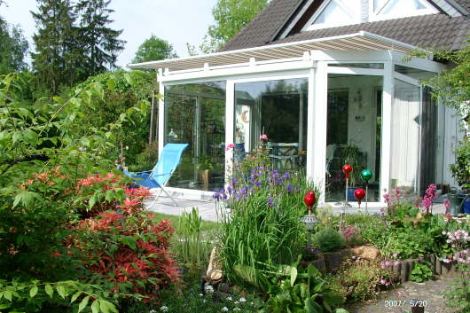 20.05.2007: Um den Gartenteich