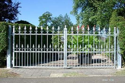 18.07.2006: Unser neues Gartentor